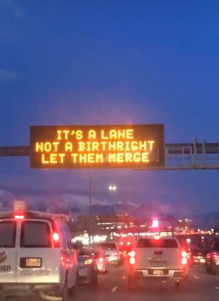 Utah's Hilarious Traffic Lights Catch Anyone's Attention