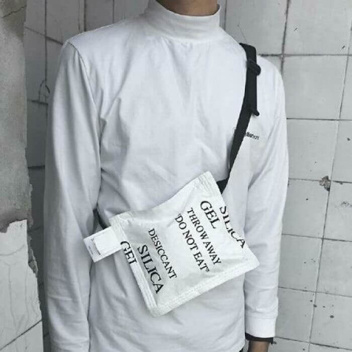 A Gel Silica Packet That Is Actually a Purse