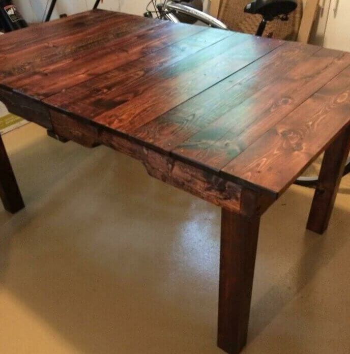 Trashed Shipping Pallets Make for Great Tables