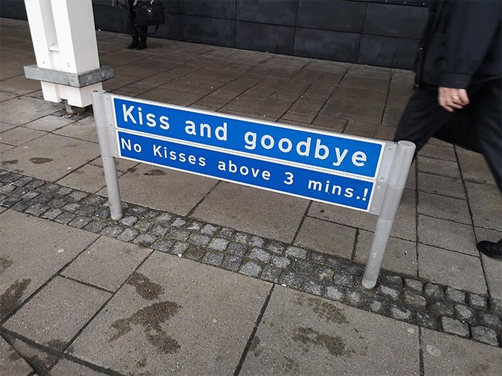 Funny Airport Photos That Are So Outrageous That You Won’t Believe They Actually Happened
