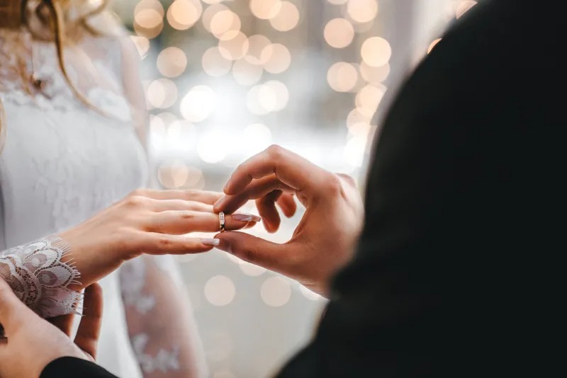 Woman Navigates Husband’s Infidelity and Paternity Outcome